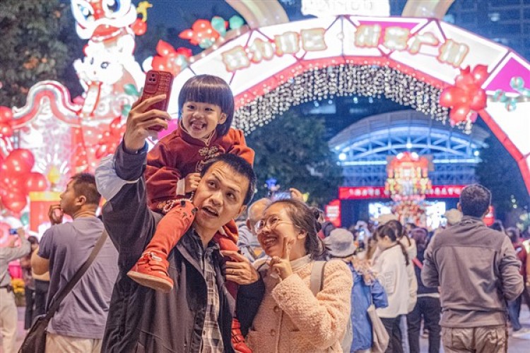 Çin, Fener Bayramını karşılıyor