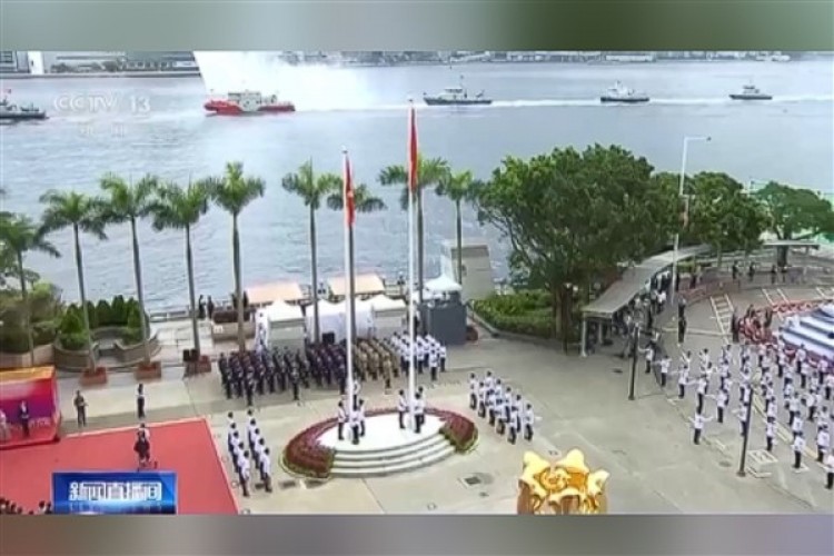 Hong Kong'un Çin'in idaresine dönüşünün 27. yıl dönümü kutlandı