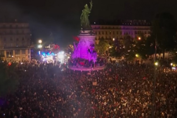Sol koalisyonun sürpriz seçim zaferinin ardından Fransız hisse senetleri yükseldi