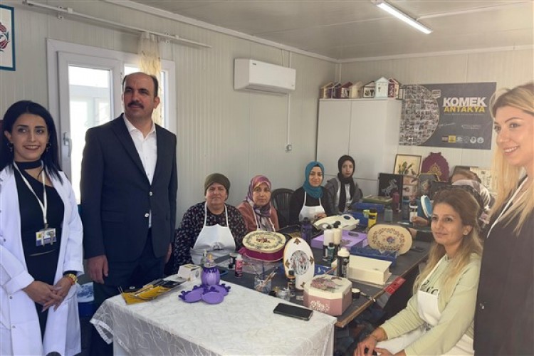 Başkan Altay, Hatay'da depremzedelerle buluştu