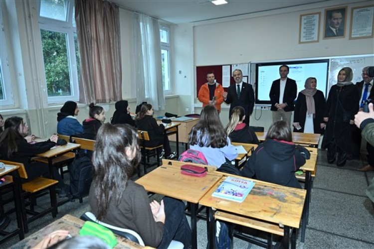 Bursa'da, ihtiyaç sahibi öğrencilerin YKS başvuru ücretleri ödenecek