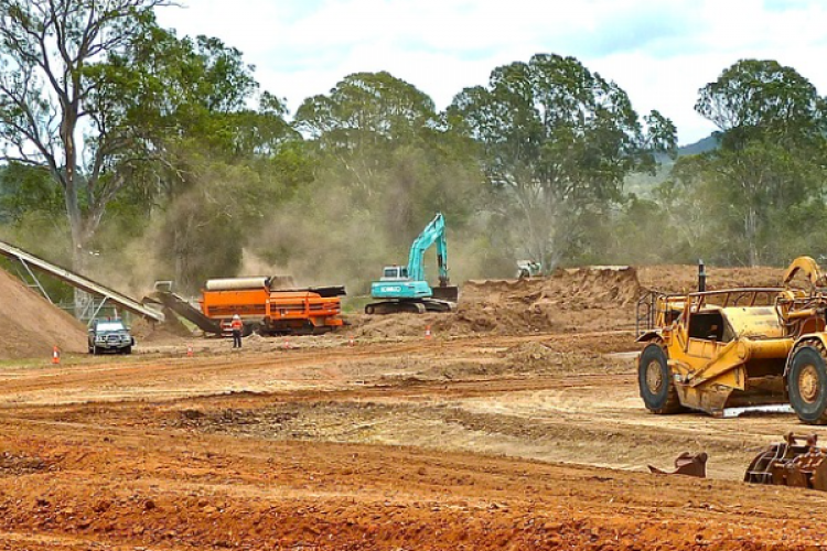 Hatay'da 36 km uzunluğundaki Ana Kanal inşaatında çalışmalara devam ediliyor