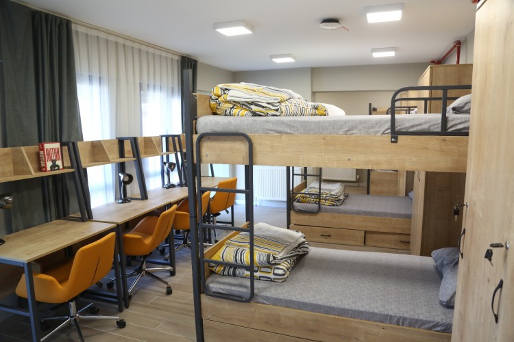 İstanbul'da kalan öğrencilere günlük 43,3 TL'ye yurt hizmeti