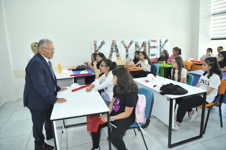 KAYMEK Gençlik Merkezleri'nden YKS başarısı