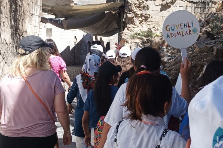 Şanlıurfalı kız çocukları Skechers ile Güvenli Adımlar atıyor