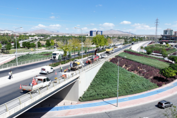 Konya'da yaya ve taşıt köprülülerinde iyileştirme çalışmaları yapılıyor