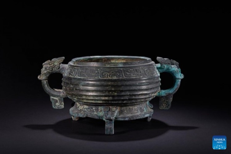 40 yıl önce çalınan antik bronz eser, Çin'e iade edildi