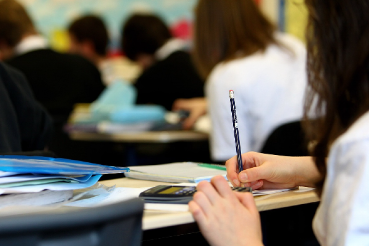 Bakan Tekin: "Eğitim ailesi olarak var gücümüzle çalışıyoruz"