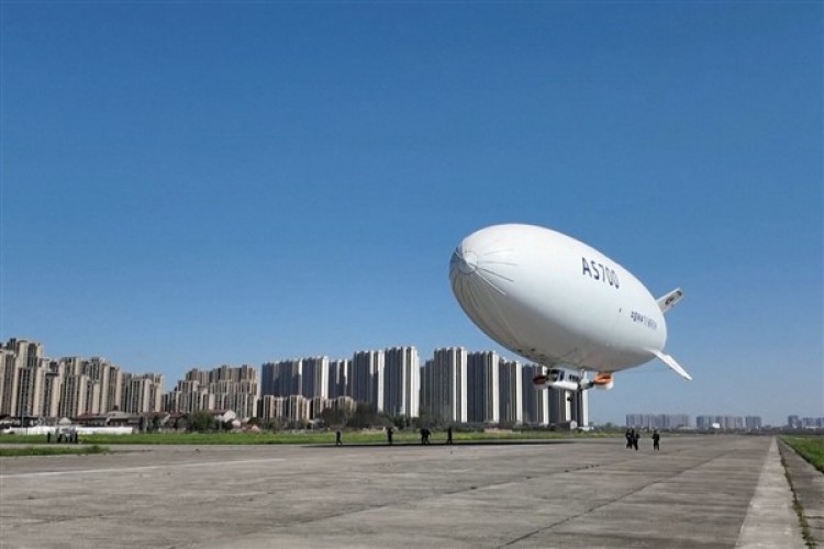 Çin'in yerli hava gemisi AS700, ilk deneme uçuşunu tamamladı