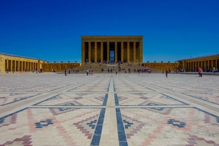 Bakan Memişoğlu, Anıtkabir'i ziyaret etti