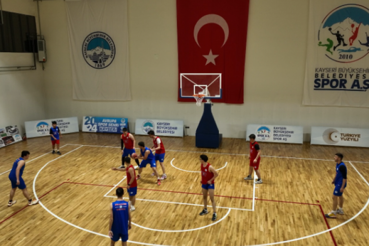 Başkan Büyükkılıç, tüm sporcu ve spor takımlarını Erciyes'e davet etti