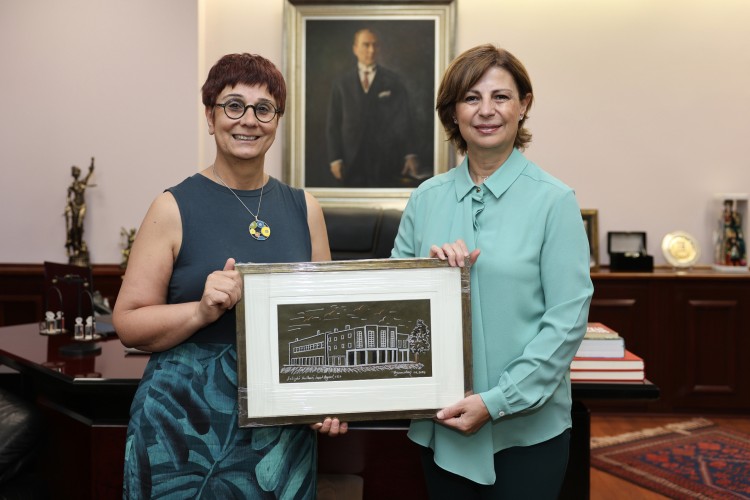 Yazar Tezcan Karakuş Candan'dan Başkan Ünlüce'ye ziyaret