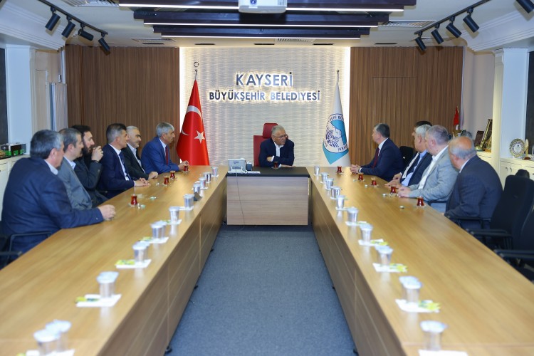 Başkan Büyükkılıç, Mobilyacılar Odası, Kafkas Derneği ve MÜSİAD heyetini ağırladı