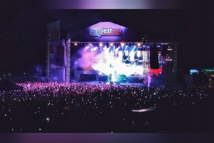 Türk Telekom'un gençlik markası Selfy gençlerin her anına değer katıyor