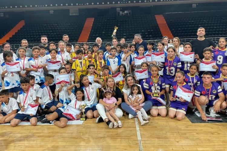 Mersin geleneksel çocuk oyunları ve İFET il finali tamamlandı