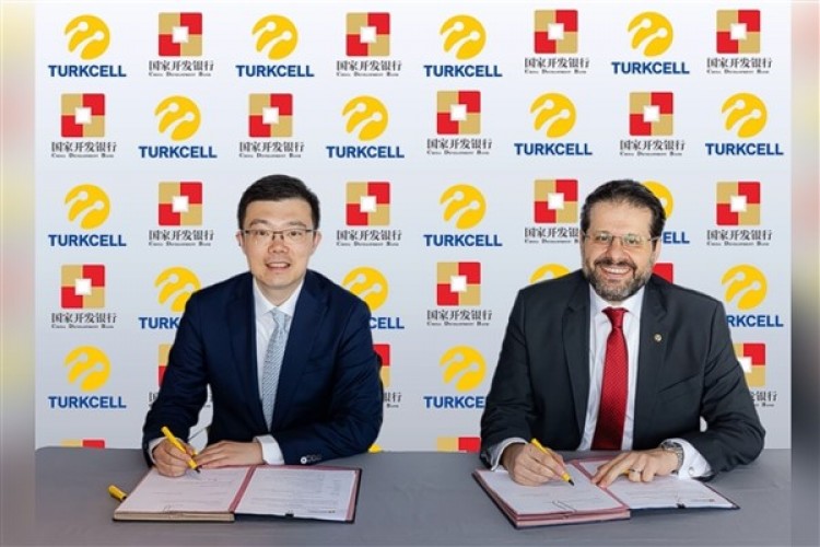 Turkcell ve Çin Kalkınma Bankası 300 milyon euro'luk kredi anlaşması ön protokolü imzaladı