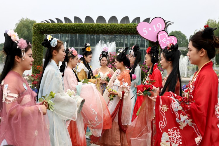 Çin'de 100 milyar yuan tutarında kupon dağıtılacak