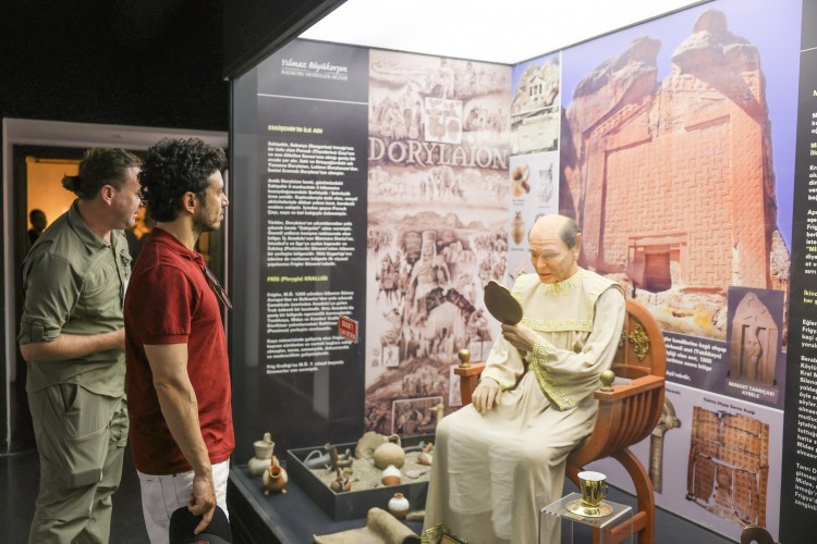 Sanatçı Buray'dan Eskişehir'e ziyaret