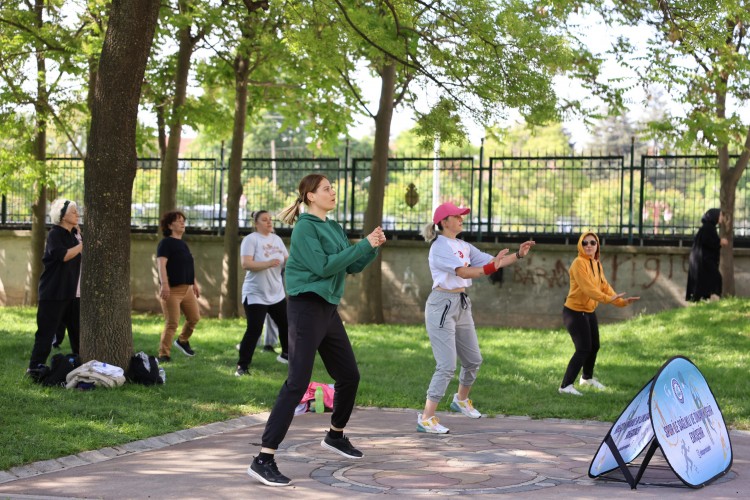 Eskişehir'deki parklarda spor etkinlikleri başladı