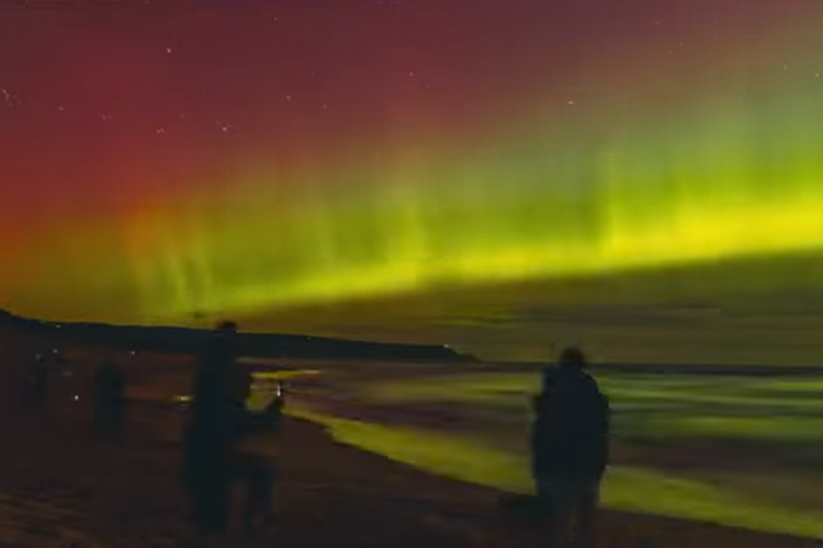 Güney ışıkları Avustralya'da gökyüzünü aydınlattı