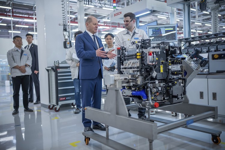 Alman basını: Scholz'un Çin ziyareti, Almanya ekonomisi için bir kapı açtı