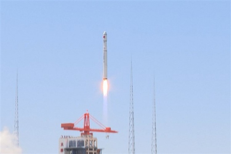 Çin'in Uzun Yürüyüş-6C roketi ilk uçuşunu gerçekleştirdi