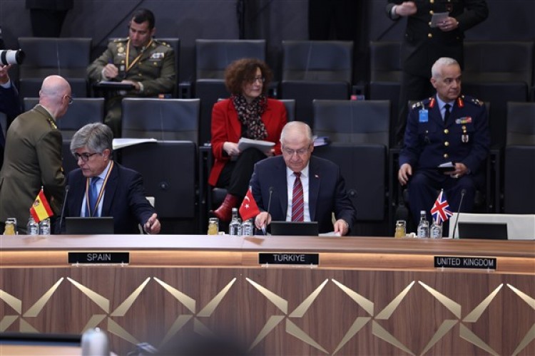 Bakan Güler, NATO'daki Savunma Bakanları Toplantısı'nın birinci oturumuna katıldı