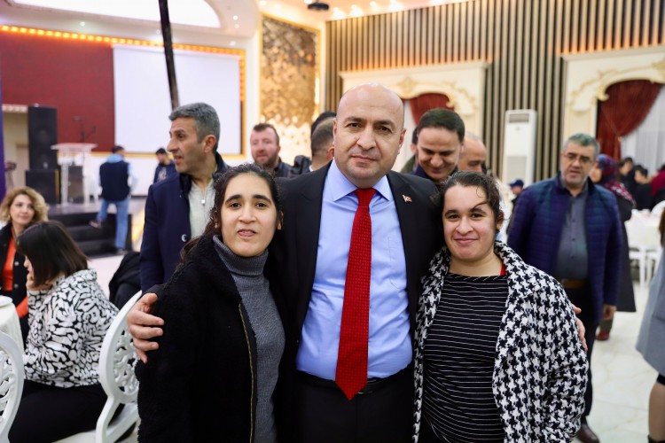 Diyarbakır'da yaşlı ve özel gereksinimli bireyler için iftar programı düzenlendi