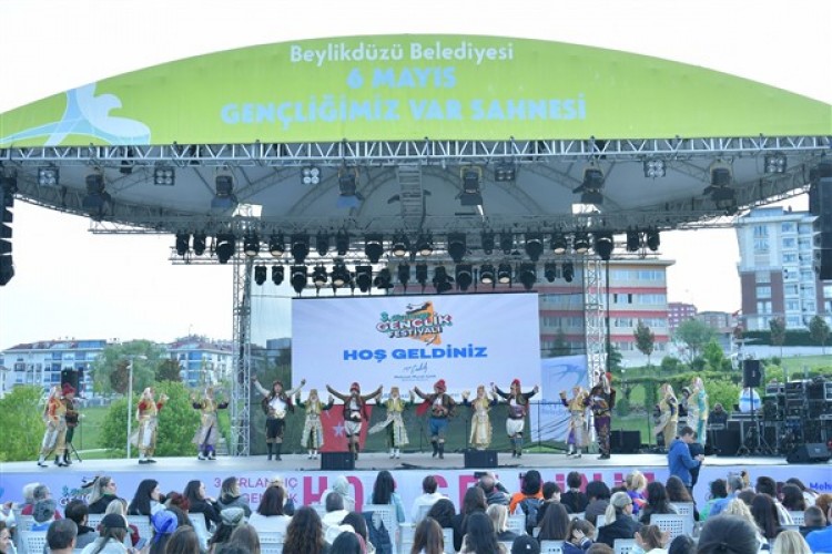 Beylikdüzü Kırlangıç Gençlik Festivali başladı