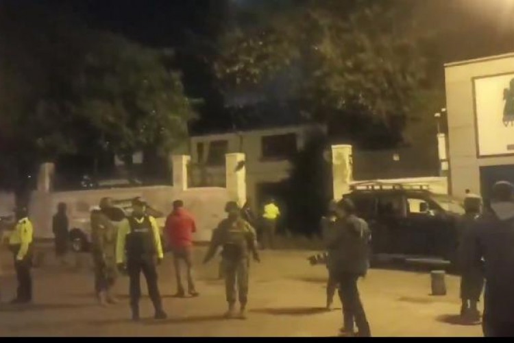 Meksika Ekvador'u Uluslararası Adalet Divanı'na şikayet ediyor