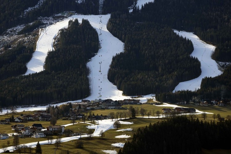 Çin, İsviçre dahil 6 ülkeye tek taraflı vize muafiyeti denemesine başladı