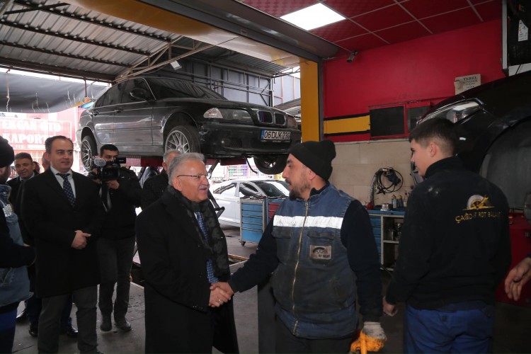 Başkan Büyükkılıç'tan Kayseri Oto Sanatkarlar Odası'na ziyaret