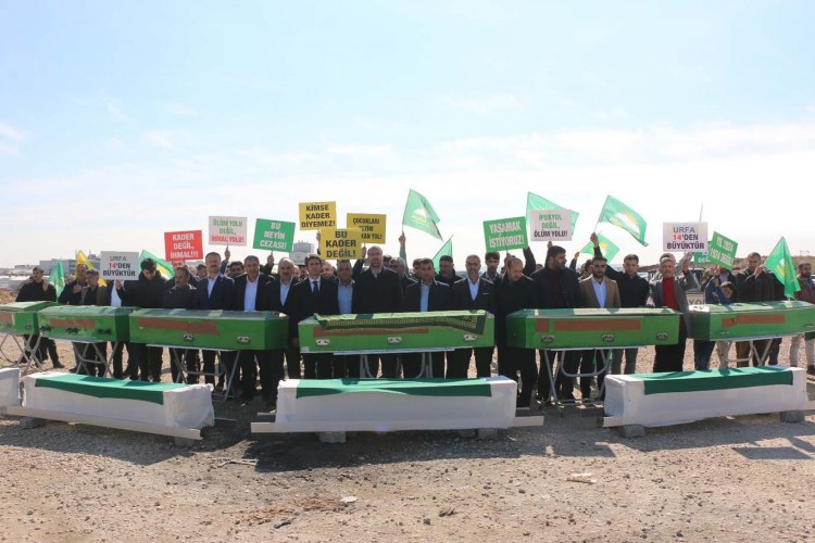 HÜDA PAR'dan Suruç yolunda tabutlu eylem