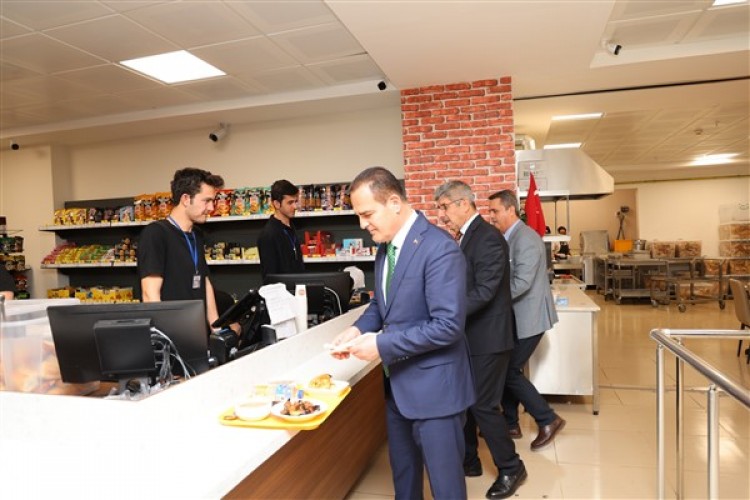 Muğla Valisi Akbıyık, KYK Yurdunda öğrencilerle iftar buluştu