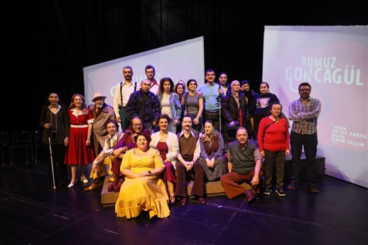 Erişilebilir Tiyatro, Türk Telekom ve Devlet Tiyatroları iş birliğiyle AKM'de devam ediyor