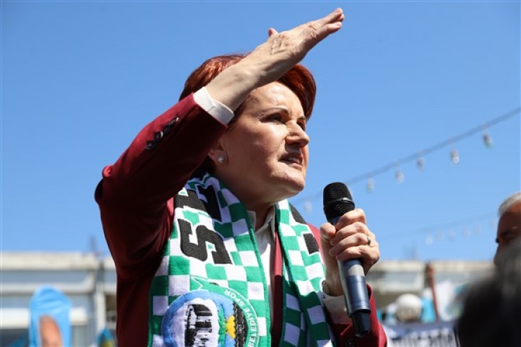 Akşener: "İYİ Parti'nin içine ellerini değil gövdelerini koymuşlar"