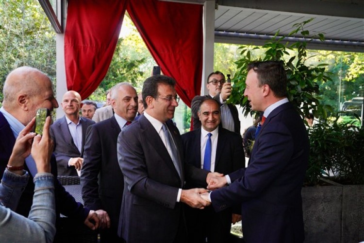 İmamoğlu, Almanya'da ATİAD üyeleriyle bir araya geldi