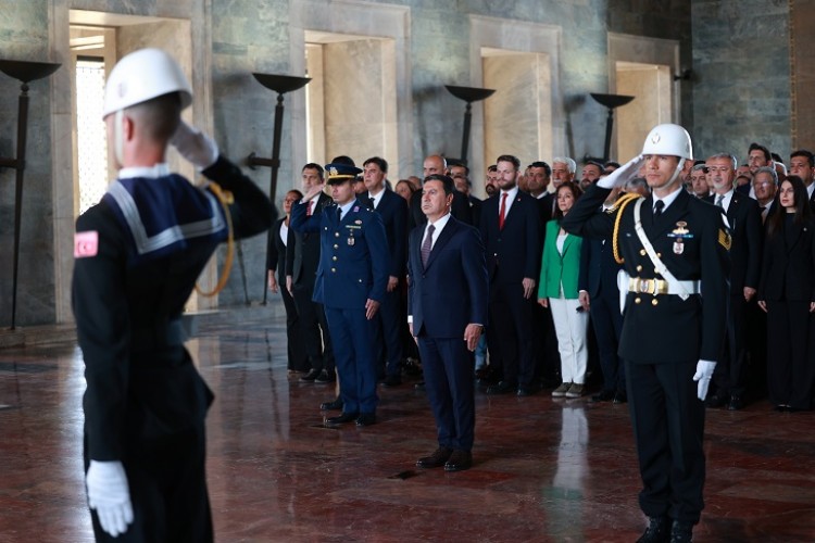 Başkan Aras Anıtkabir'i ziyaret etti
