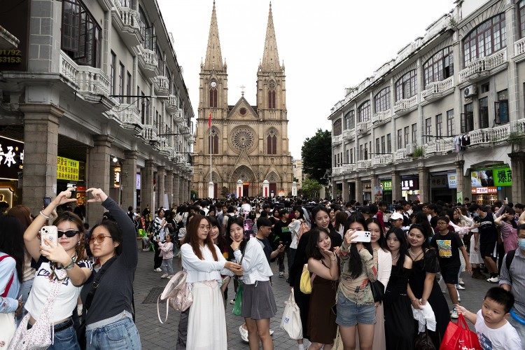 Bayramda Çin'in tüketici pazarının canlılığı ekonomik büyümenin gösterisi