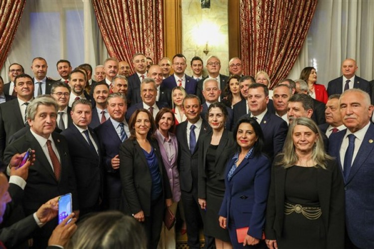 Özel, TBMM'de düzenlenen resepsiyona katıldı