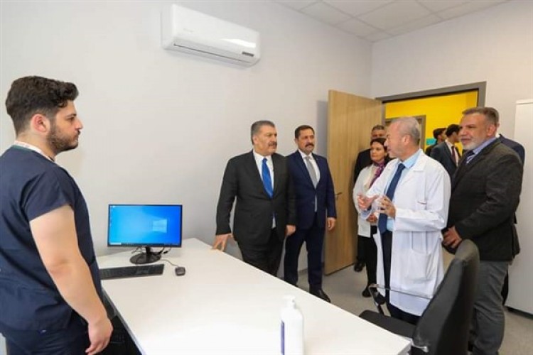 Bakan Koca, Samandağ Semt Polikliniği'ni ziyaret etti