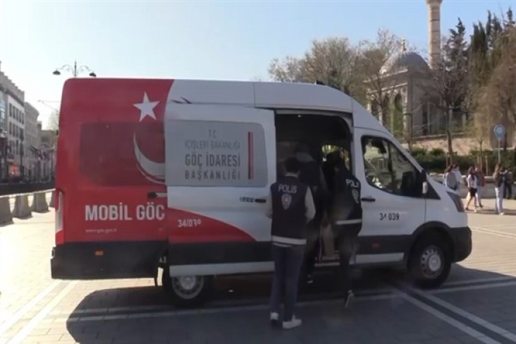 "Kalkan-19" denetimlerinde 1.177 düzensiz göçmen yakalandı