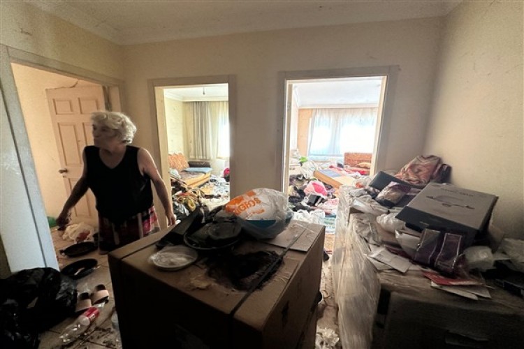 Nilüfer'de çöp ev temizlendi