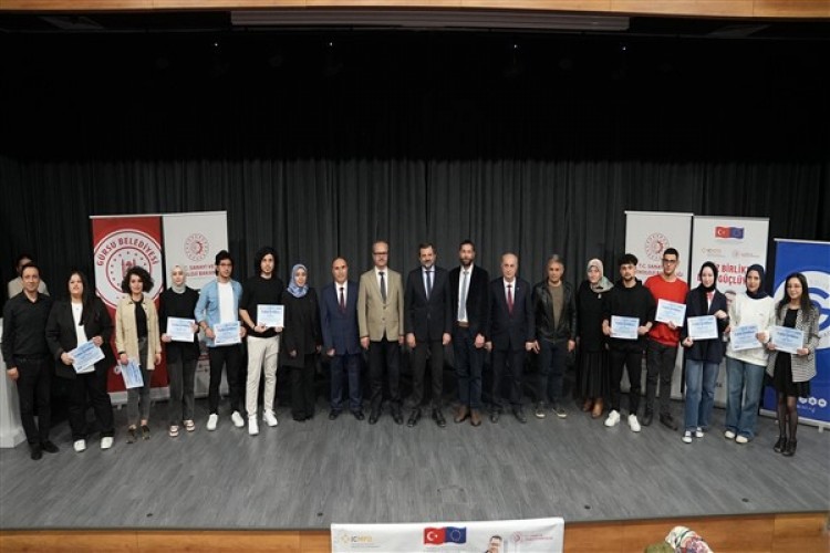 Gürsu'da 37 gence Akademik Dijital Eğitimi verildi