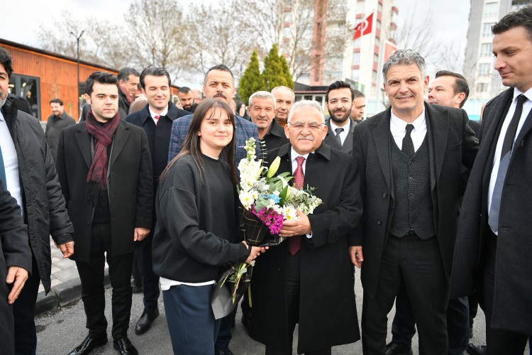 Başkan Büyükkılıç: ''Siz başarıdan başarıya koşarken, her şeye layıksınız''