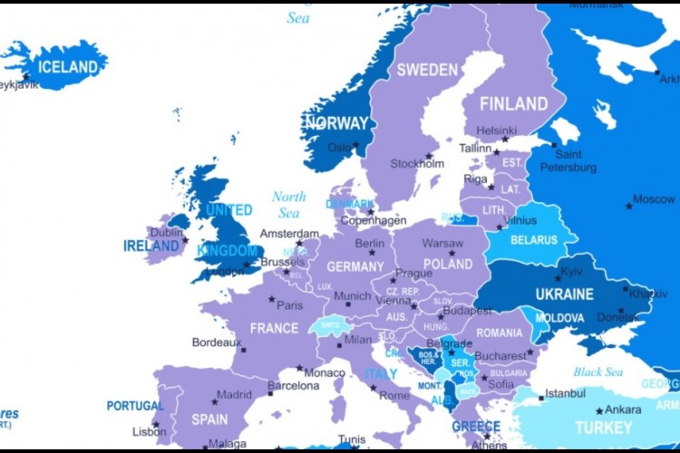 Euro bölgesi ekonomisi Almanya'nın yüzde 0,1 küçülmesine rağmen 2. çeyrekte %0,3 büyüdü