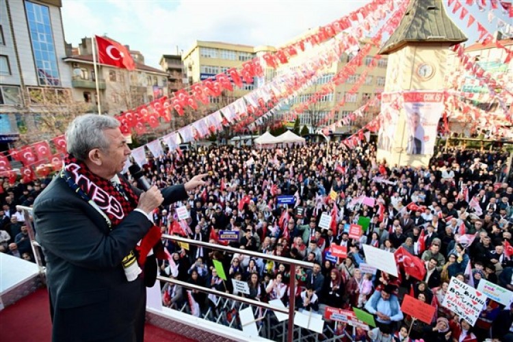 Başkan Yavaş: "Rozetimizi çıkardık herkese eşit hizmet verdik"
