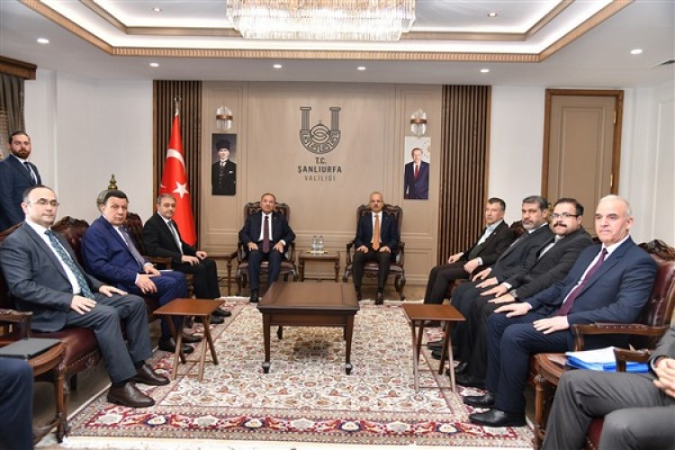 Bakan Uraloğlu, Şanlıurfa Valisi Şıldak'ı ziyaret etti