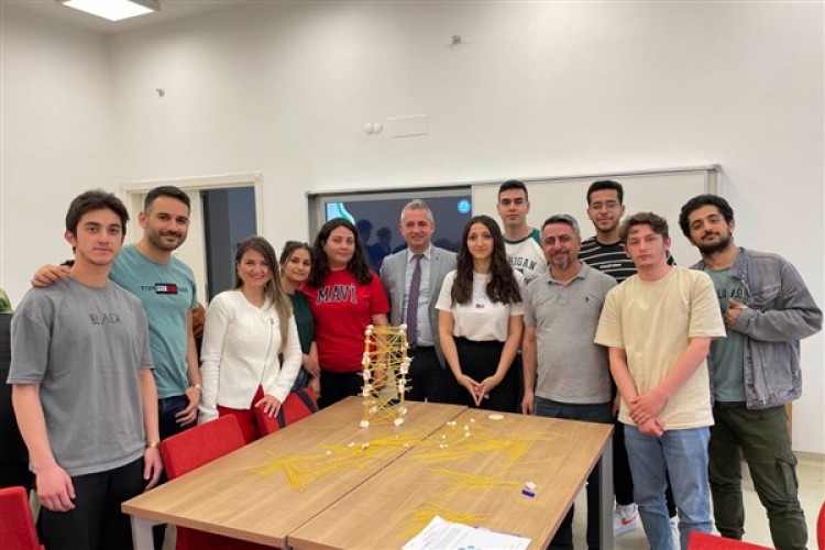 Eskişehir'de STEM ile Afete Dayanıklı Yapılar Atölyesi düzenlendi