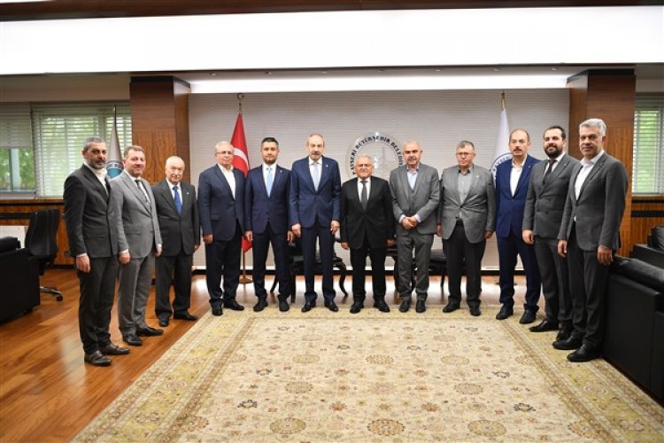Başkan Büyükkılıç, KTO heyetini makamında kabul etti